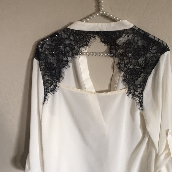Blouse with lace - Picture 4 of 5